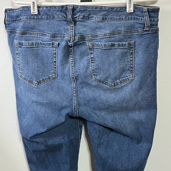 Torrid Boyfriend Distressed Jeans Sz 16 - Picture 6 of 9